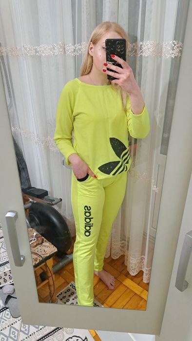 Спортивний костюм ,яскраво жовтий розмір М