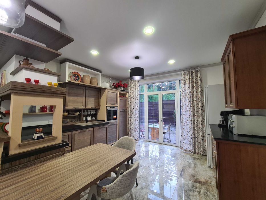 ВІтаю. Продам Будинок Білогородка, новий якісний ремонт, меблі.