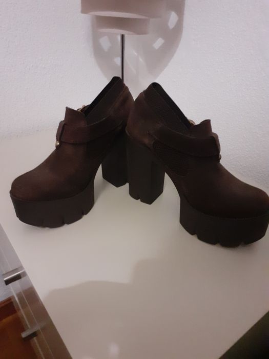 Sapatos          .