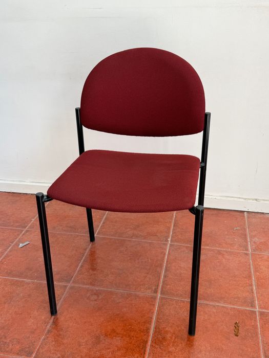 Cadeira de escritório ergonómica em tecido bordeaux