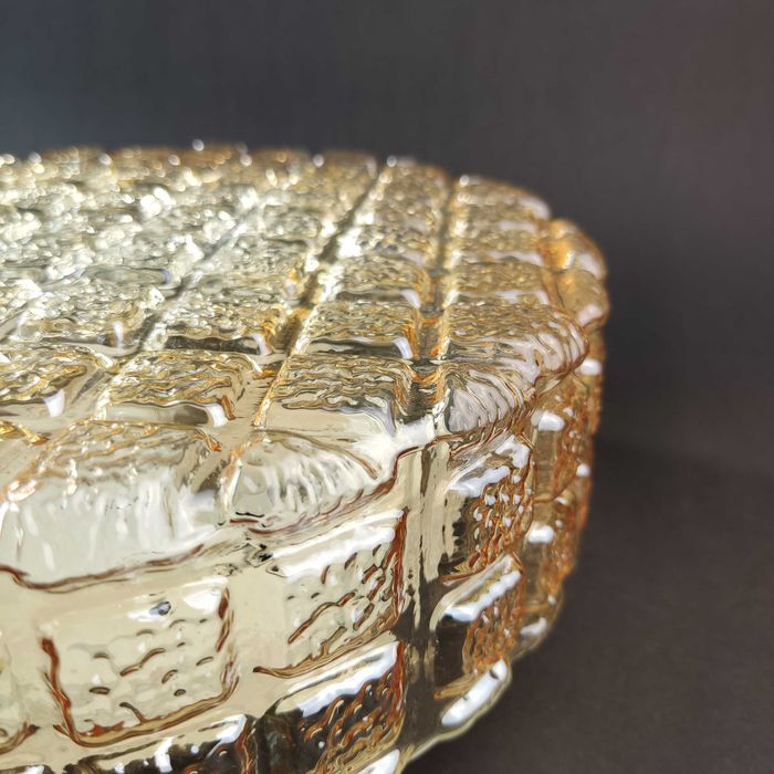 Plafon - szkło opalizujące - wzór w kratkę z lat 70-nr 2 -uszkodzony