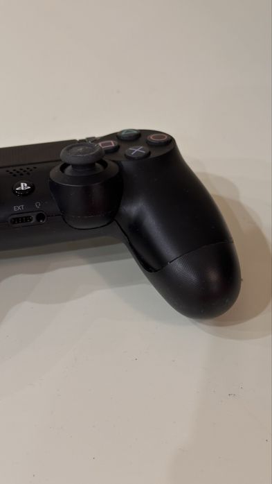 Продам плейстейшн Ps4 Pro