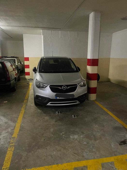 Arrendo lugar de Garagem na Rua Sousa Aroso 688 Matosinhos em frente ao Mercadona