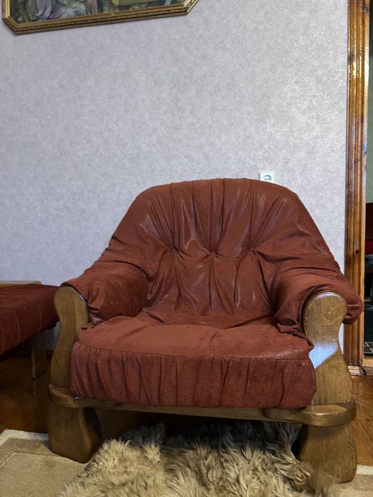 Продам м‘ягку частину: 2 дивана крісло, пуф