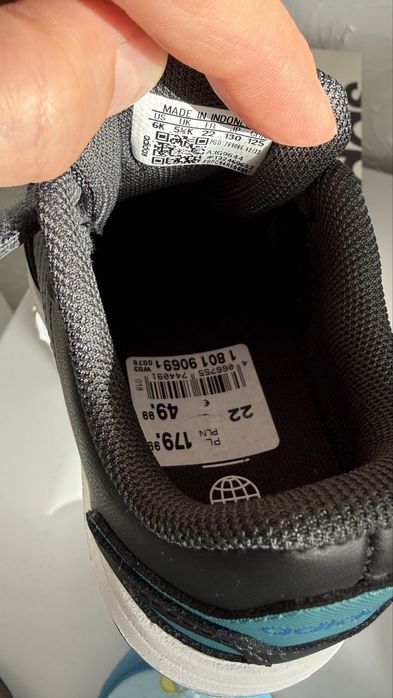 Нові дитячі кросівки adidas ,розмір 22
