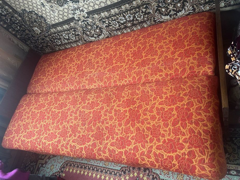 Диван  книга,добрий стан