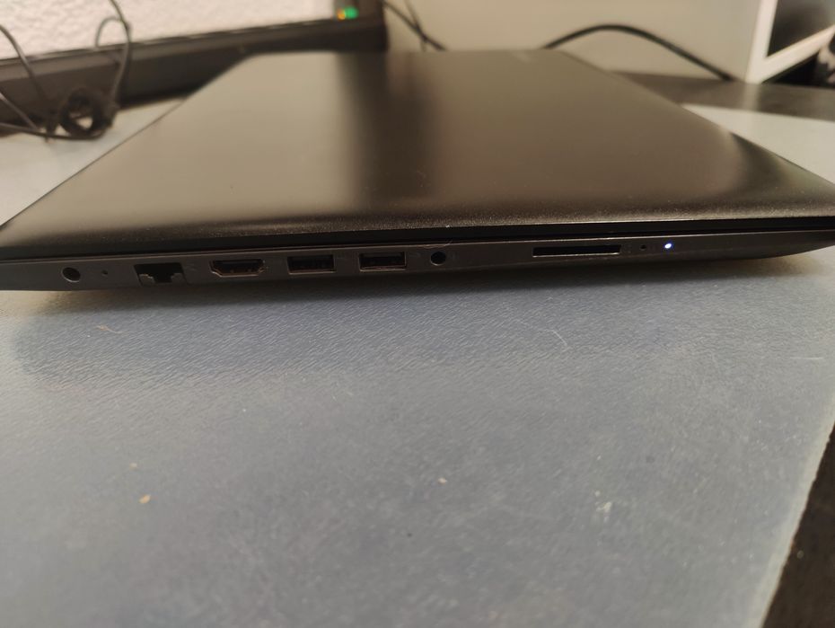 Lenovo IdeaPad 330-15AST
