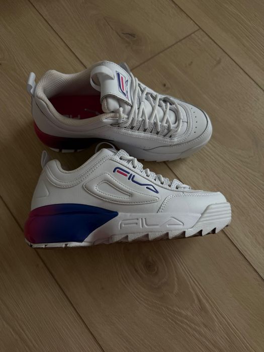 Кросівки бренду Fila