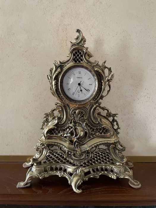 Бронзовые часы