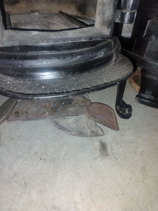 Koza żeliwna . Stan bardzo dobry