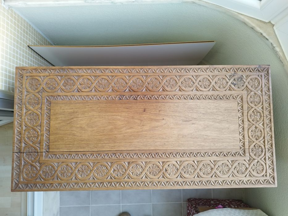 Arca em madeira exótica -reservada