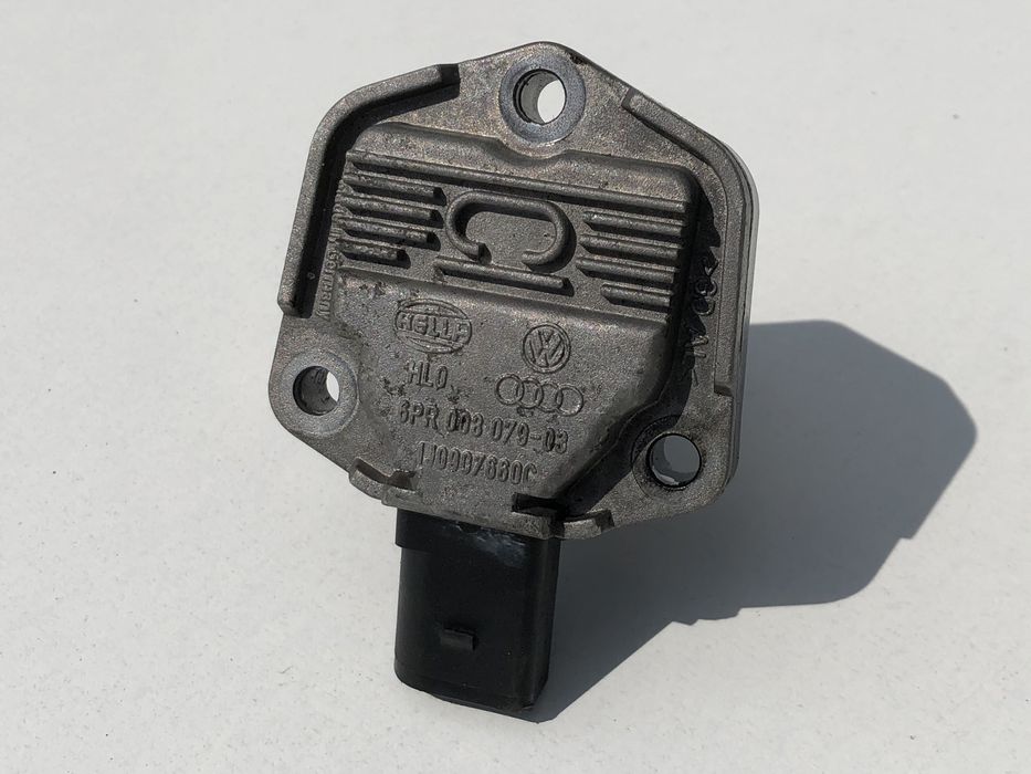 Датчик уровня масла двигателя Passat B6 2.0 BMP BKP BMR CBA BLR BVY