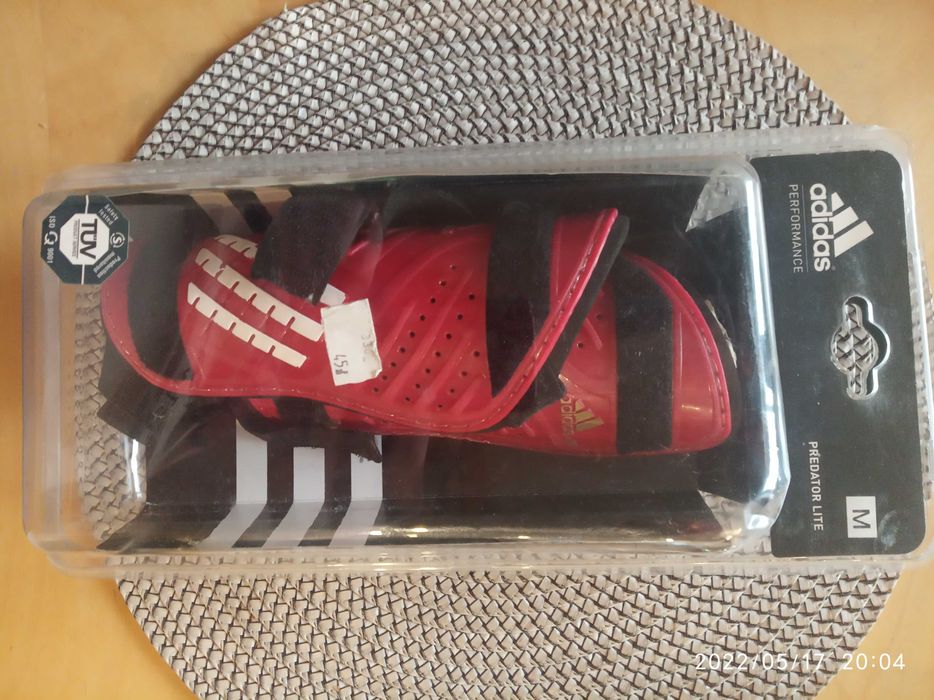 Ochraniacze piłkarskie adidas M