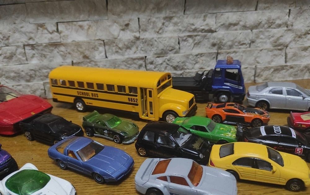 Zabawkowe samochodziki