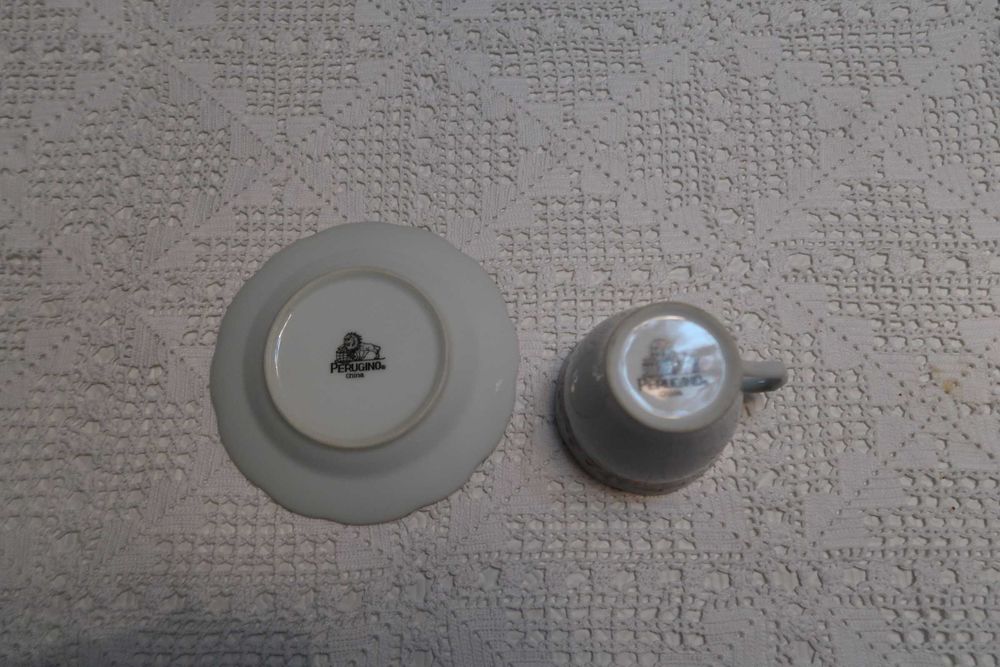 Chávena de chá com prato e suporte