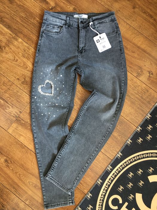 Spodnie jeansowe z sercem rozm S