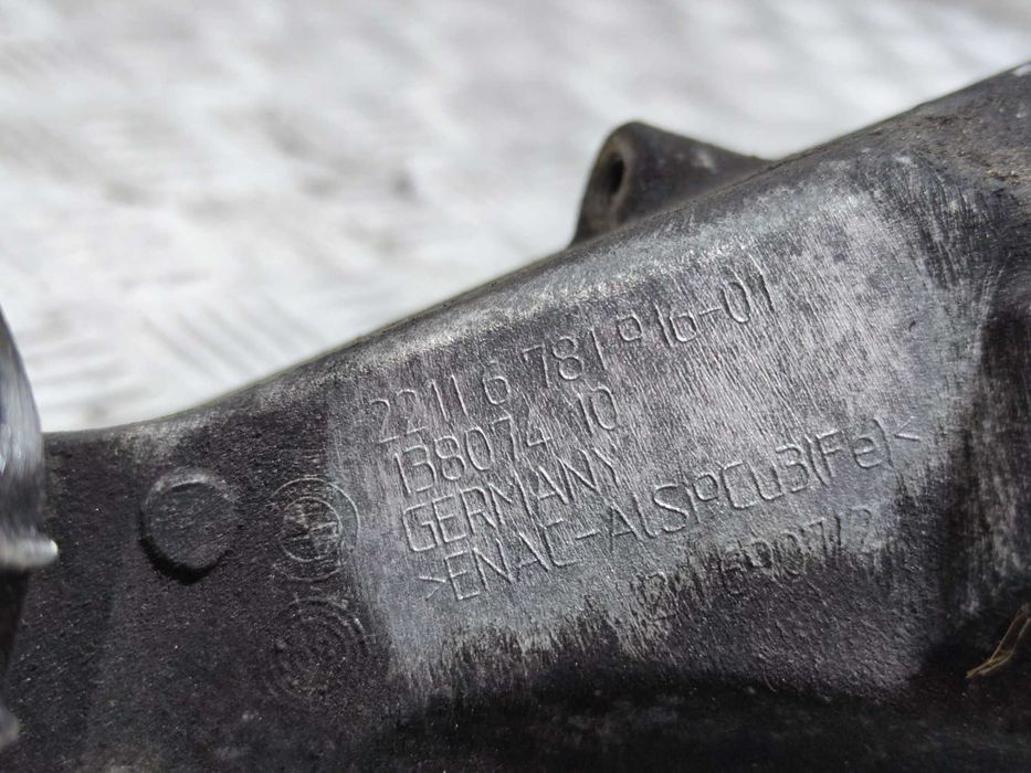BMW E81 E87 E90 E91 E92 2.0 D N47 Łapa Poduszka Wspornik Silnika
