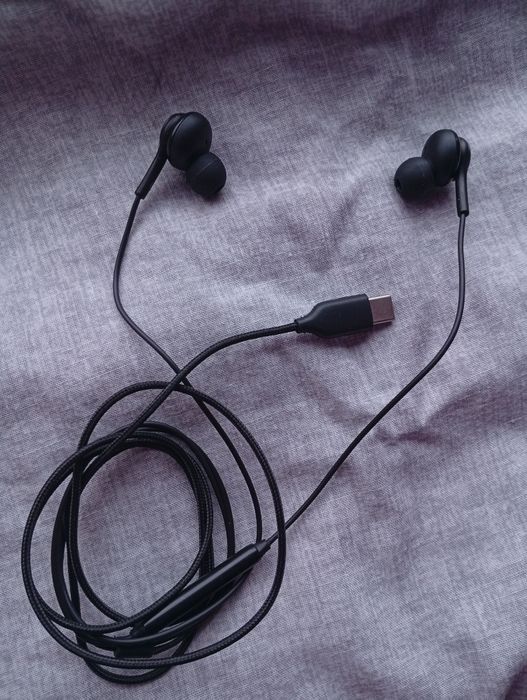Type-C, дротові навушники .