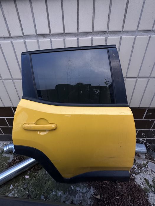 Jeep Renegade двері задні ліва/права