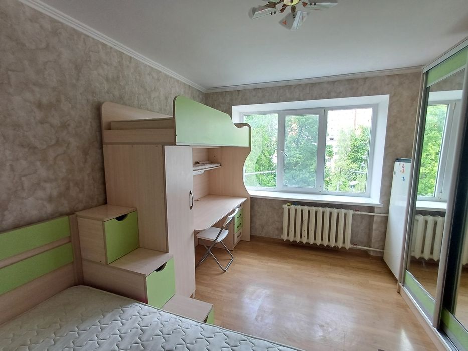 Продам кімнату в гуртожитку  на Антонова