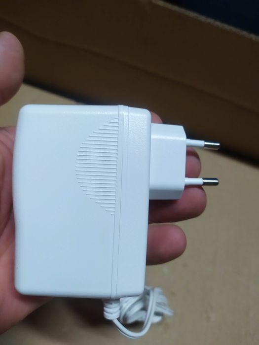 Новий блок живлення CWT адаптер питания 12В 12V 2.5A 30W 5.5/2.1