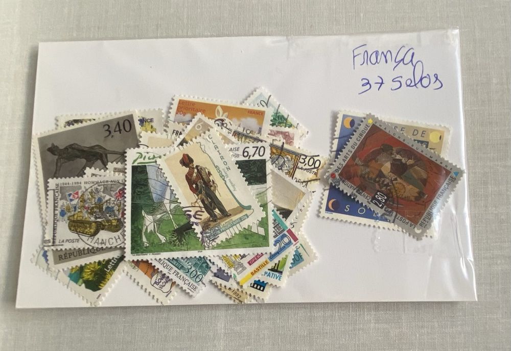 37 Selos Usados – République Française – Todos Diferentes