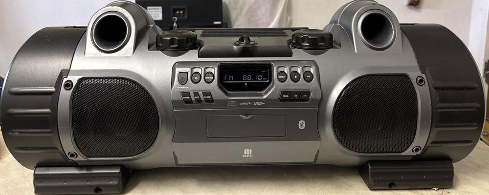 Boombox Radio odtwarzacz CD XENIC  bluetooth aux usb