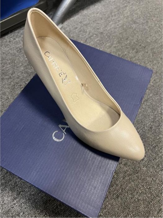 Caprice Елегантні туфлі-човники на каблуці