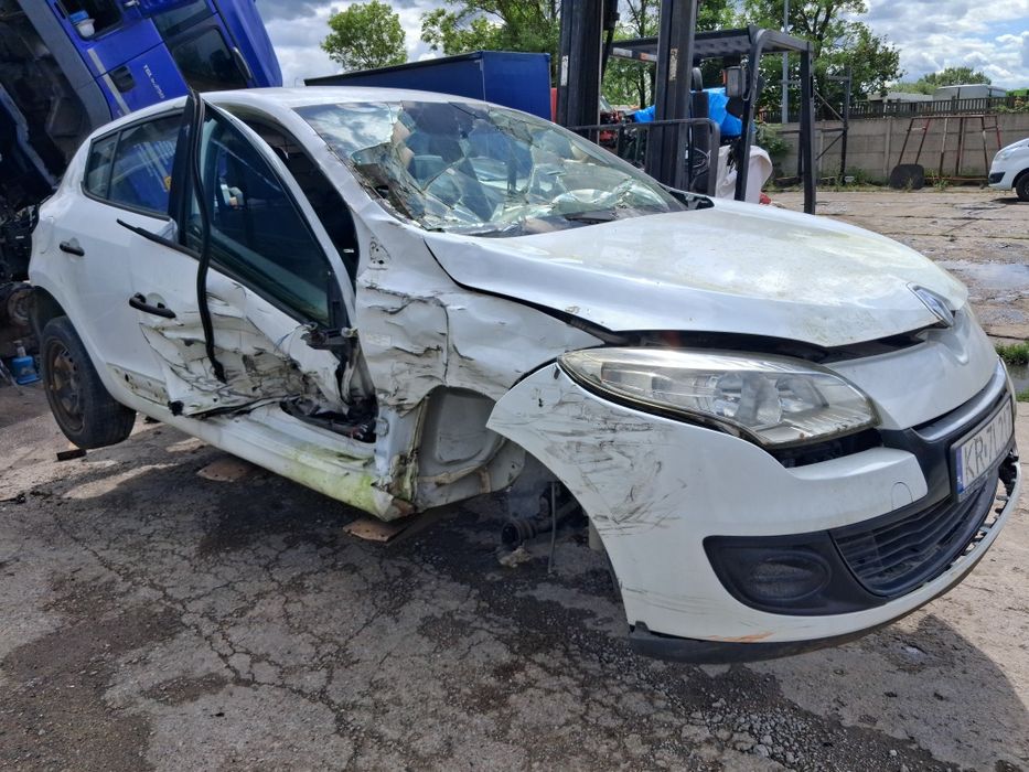Reanult Megane III 12r Lampa Lewa Przod Europa