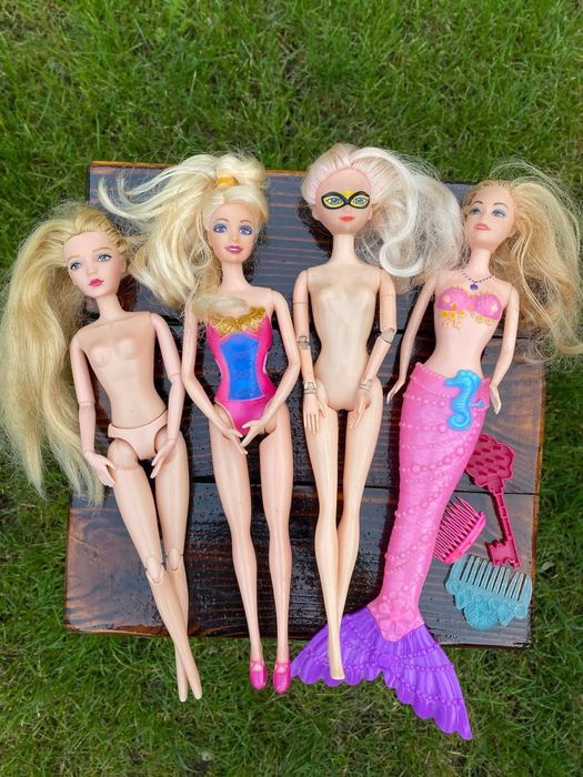 Бізі куб та ляльки