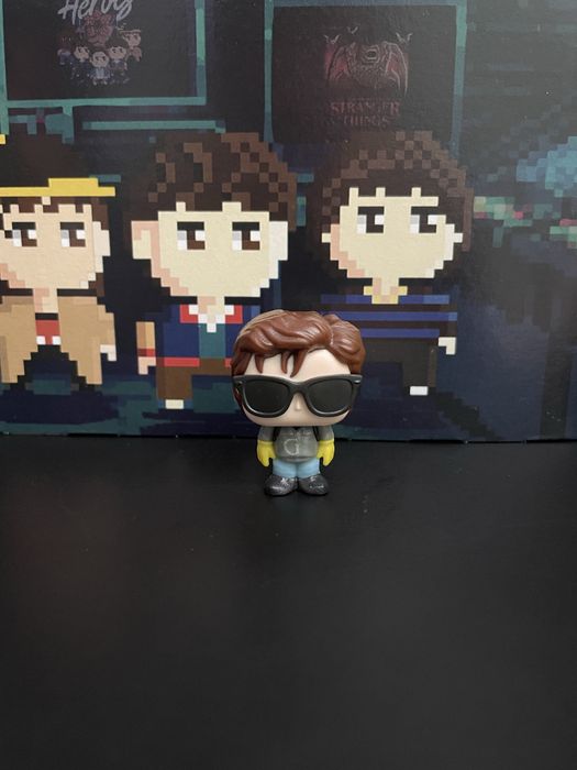 Stranger things kinder joy