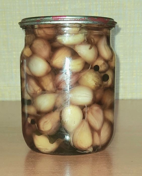 Часник маринований