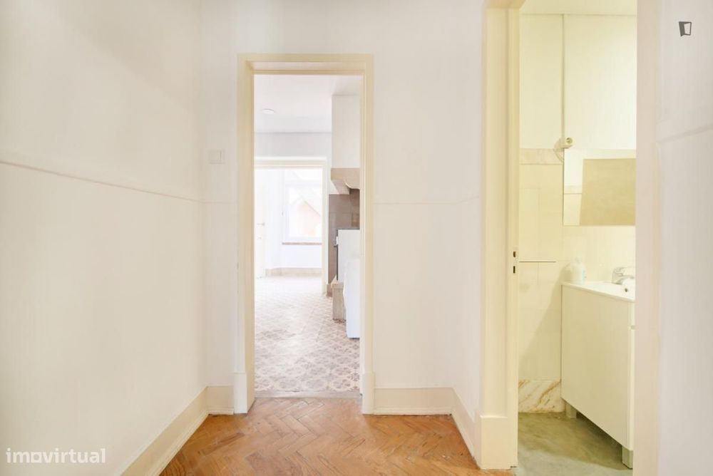 Quarto - localizado em Alameda Lisbon