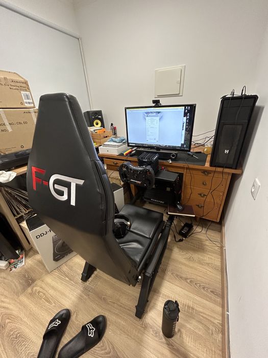 Next level racing F-GT + monitor stand