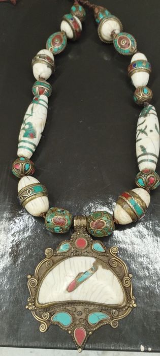 Колье бирюза кораллы