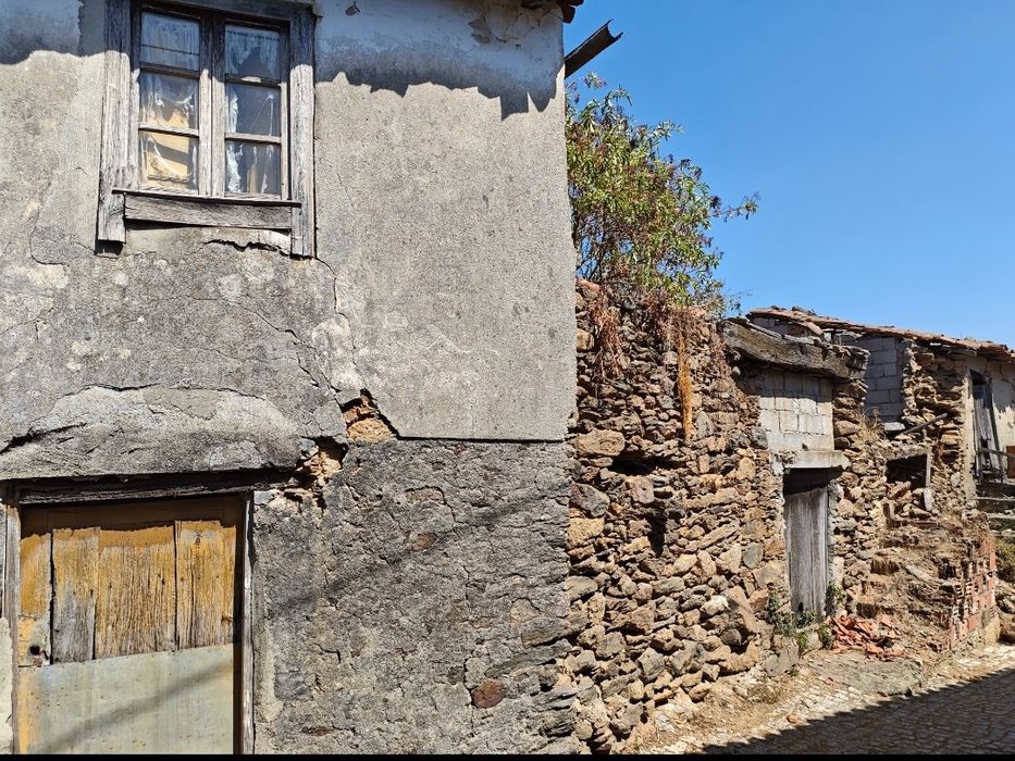 Casa de pedra em Bornes