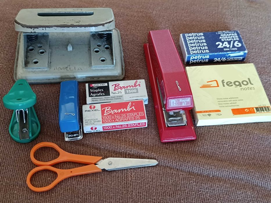 Conjunto de Material Escolar e Escritório variado