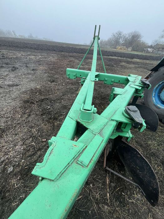 Плуг пня 4 45  високі стійки 4 корпуса .