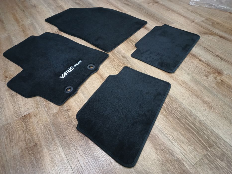 Toyota Yaris Cross orginalne nowe dywaniki welurowe