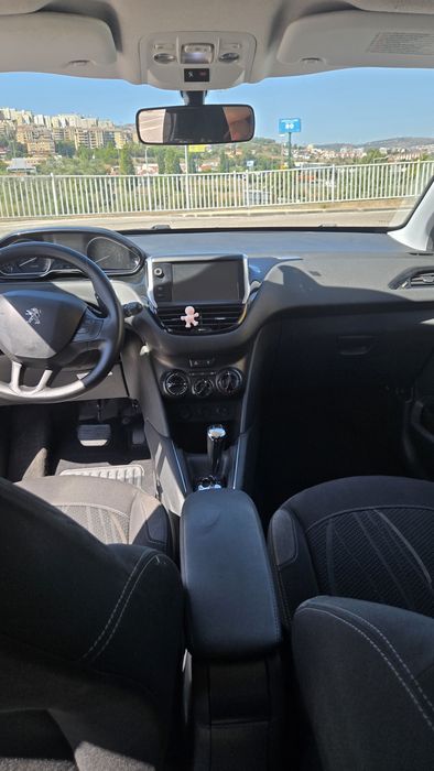 Peugeot 208 1.4 D automático
