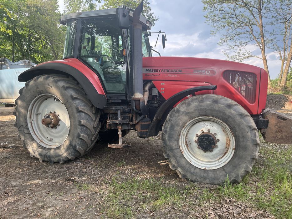 Massey Ferguson 8260