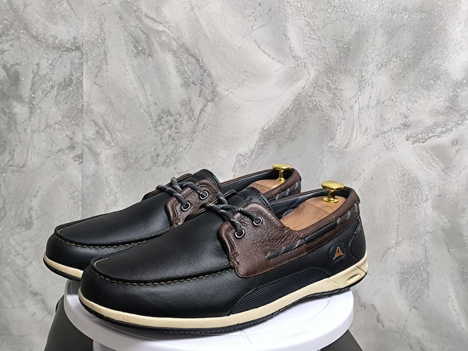 Чоловічі шкіряні топсайдери Clarks
