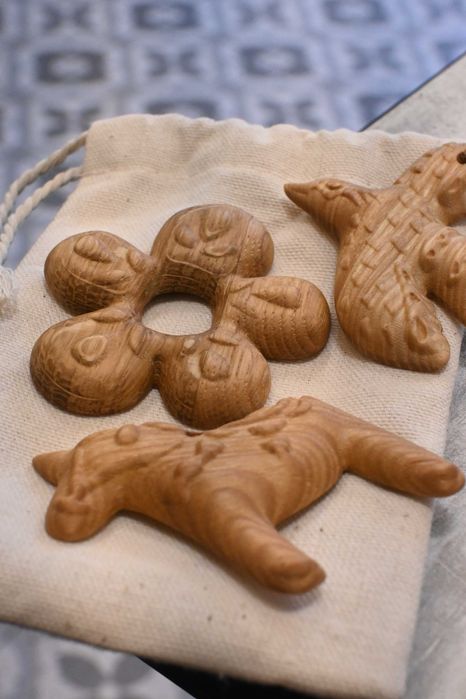 Коник - прикраса з дерева