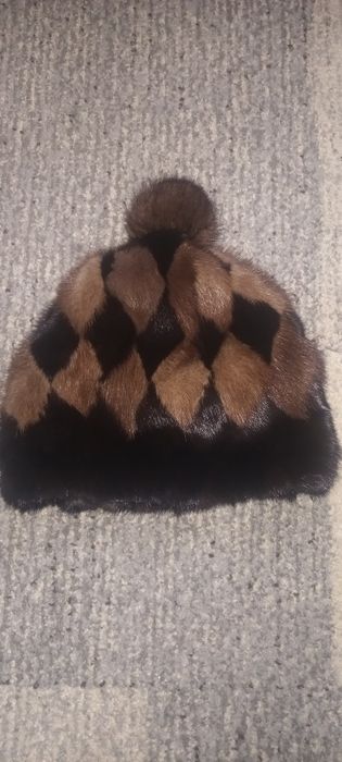 Норкова шапка жіноча