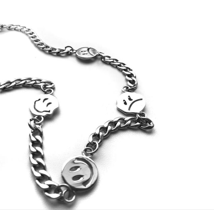 Ланцюг зі смайлом