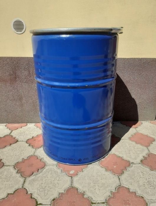 Metalowe beczki 200L