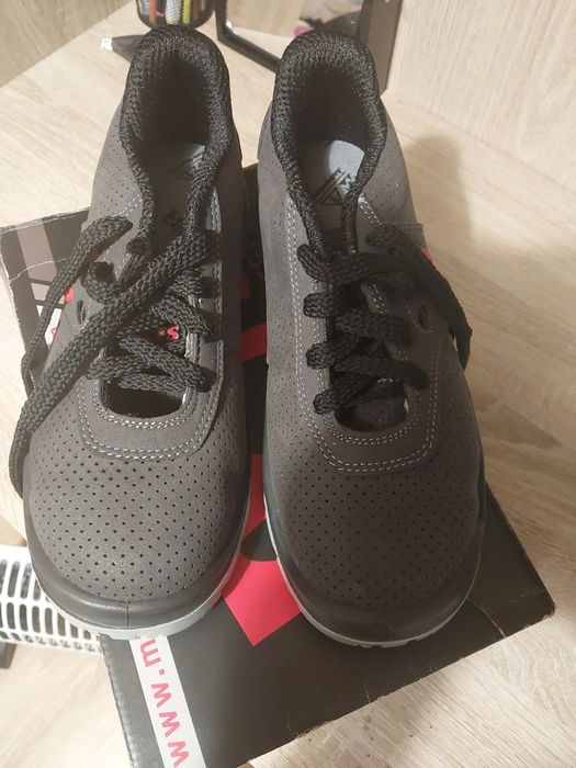 Buty robocze nowe beż metki