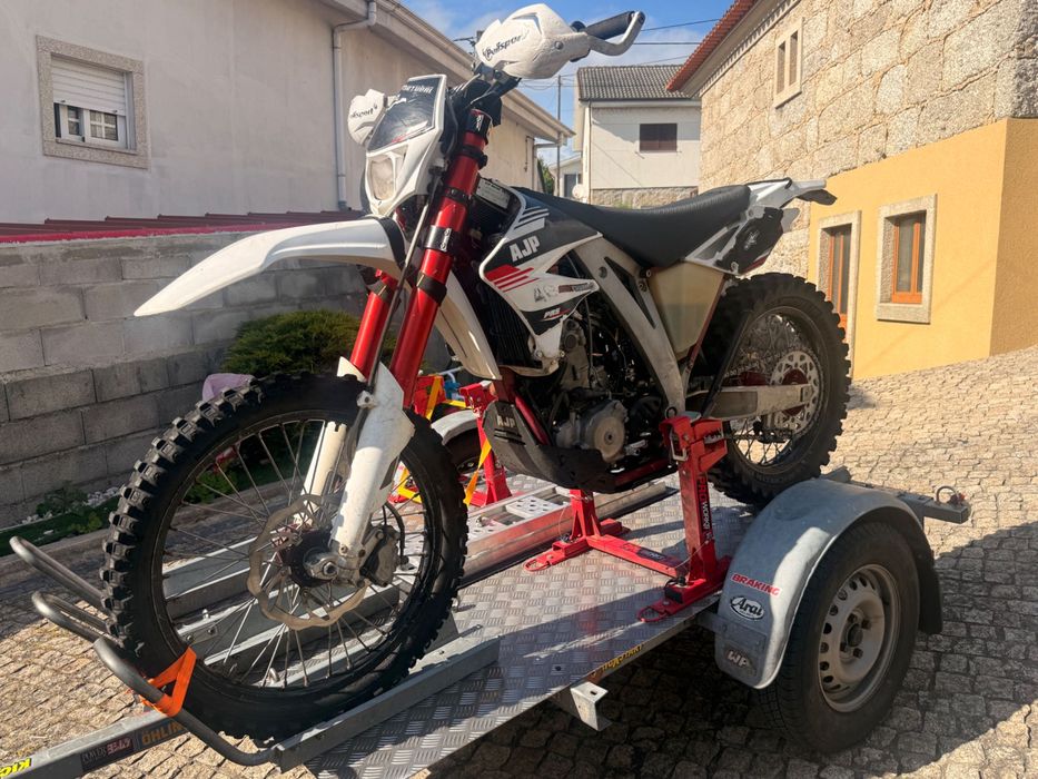 Mota AJP  250 PR5 Extreme