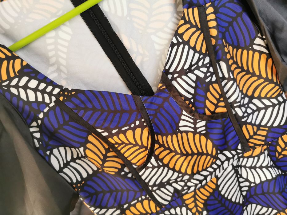 Two pieces for €6, new64284156834563124