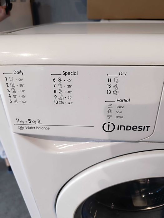Pralko suszarka Indesit IWDE7105